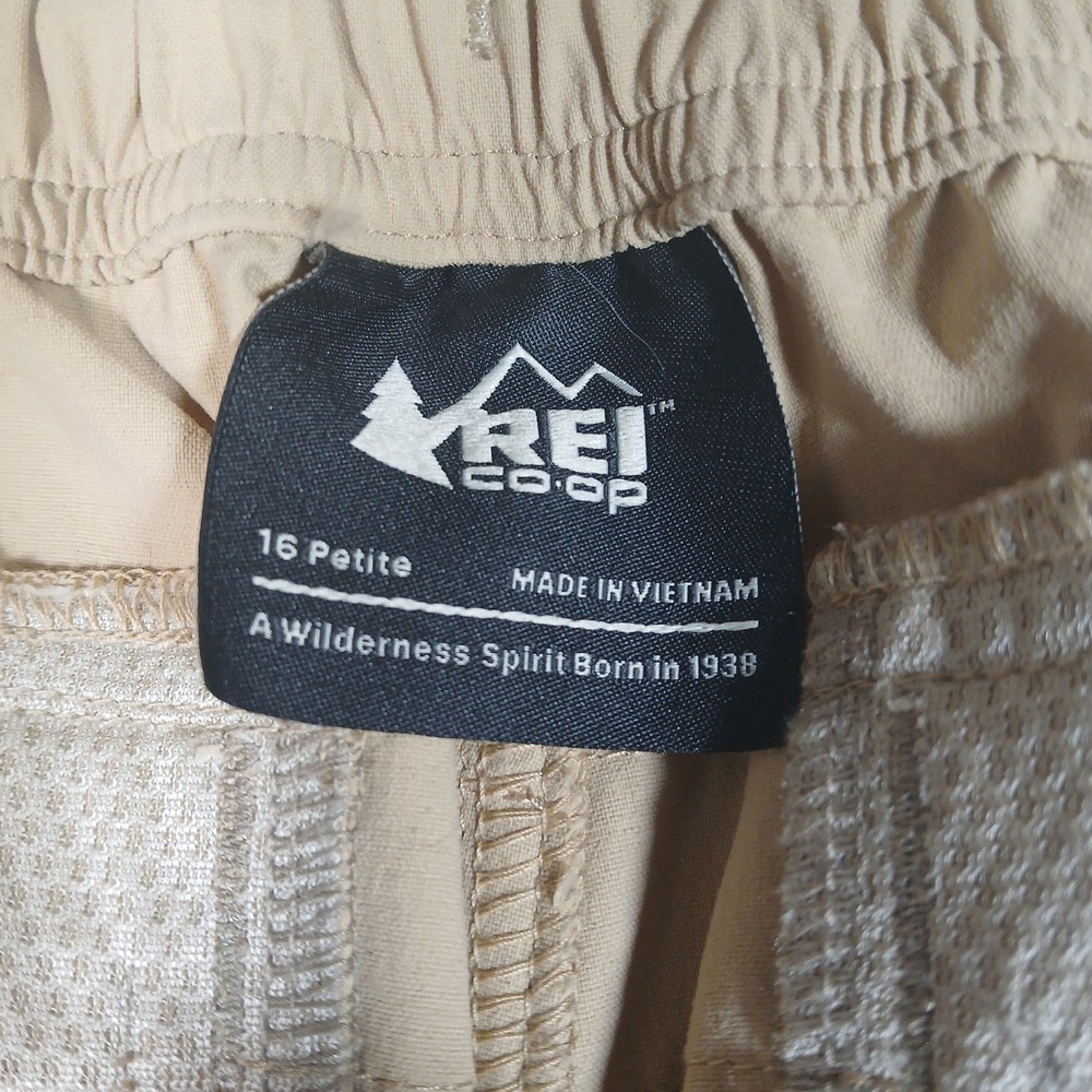 REI Co-op Convertible Pants Shorts Women's 16 Petite Tan Solid Nylon Hiking - Picture 2 of 8